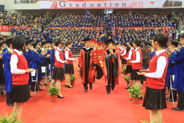 2013 Postgraduate Commencement Ceremony1